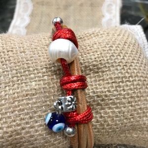 Good luck leather bracelet with pearl